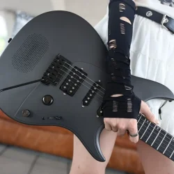 Enya Inspire Carbonfiber Elektrisk Guitar m/15 watt h�jttaler &amp; tr�dl�s bluetooth m.m.