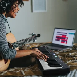 Donner N-49 MIDI Keyboard