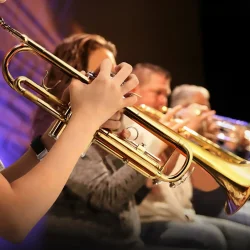 Eastar ETR-380 Bb Standard Begynder Trumpet inkl. kuffert &amp; tilbeh�r (Guld) 