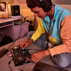 Hercules DJLearning Kit MK2 DJ Starter S�t inkl. DJ Controller, H�jttalere &amp; Hovedtelefoner