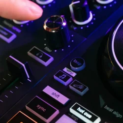 Hercules DJControl Inpulse 200 MK3 Kompakt 2-deck DJ Controller (Begynder Controller)  