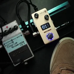 Hotone Omni 5 Guitarpedal/Effektpedal - Akustisk Simulator (Elektrisk Guitar)