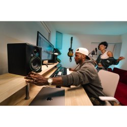 Mackie CR5BT 5.25 Powered Studio Monitors m/tonekontrol &amp; Bluetooth