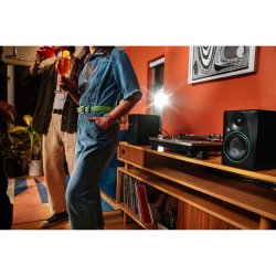 Mackie CR5BT 5.25 Powered Studio Monitors m/tonekontrol &amp; Bluetooth