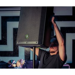 Mackie Thrash215 15� 1300W Powered H�jttaler