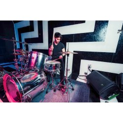 Mackie Thrash215 15� 1300W Powered H�jttaler