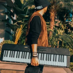 Nux NEK-100 Arrangements Keyboard m/500 lyde &amp; 100 rytmer/styles (61 anslagsf�lsomme tangenter)