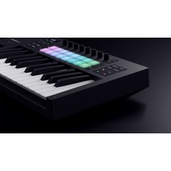 Novation Launchkey 25 MK4 The Creative Controller DAW-controller (25 tangenter, 16 pads)
