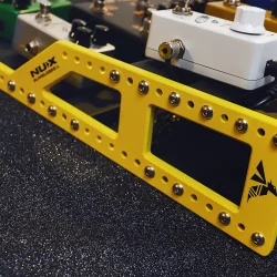 Nux NPB-L Bumblebee Pedalboard inkl. taske      