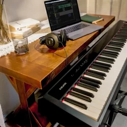 Nux NPK10 Elektrisk Klaver m/bluetooth (88 hammerv�gtede tangenter m/ escapement)