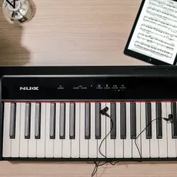 Nux NPK10 Elektrisk Klaver m/bluetooth (88 hammerv�gtede tangenter m/ escapement)