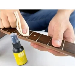 Wingo Carekit Komplet Guitar Reng�ringss�t (Fretboard Oil, Polish, String Cleaner &amp; Klude)